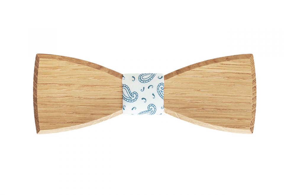 Schlichte Holzfliege aus Eiche mit originellem Stoffteil